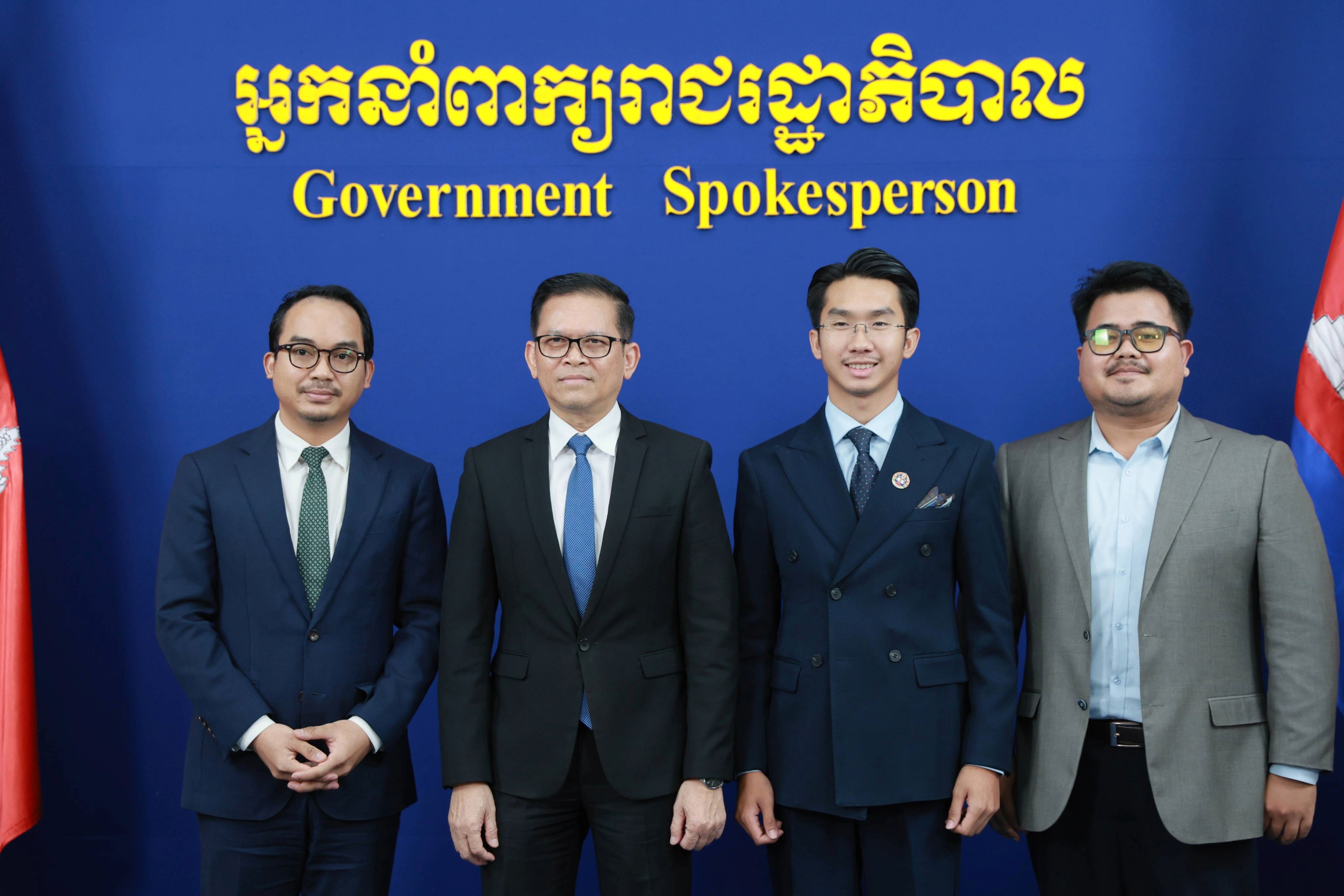 NUM iLAW Director Joins Mentoring Session with Cambodia Vision 2050 Public Speaking Competition Winners