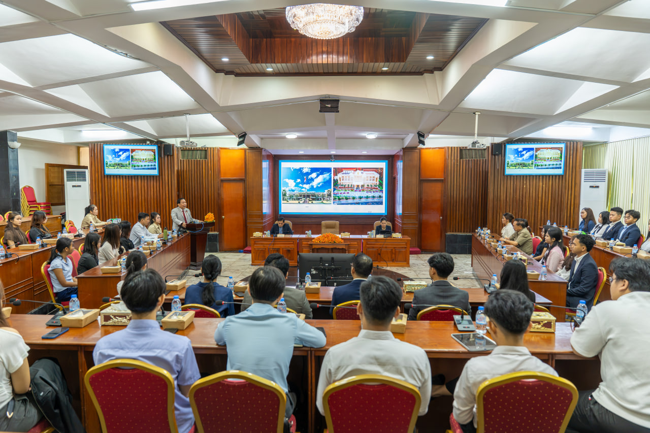 NUM iLAW Students Undertake Study Visit to the Senate of the Kingdom of Cambodia - Image 8